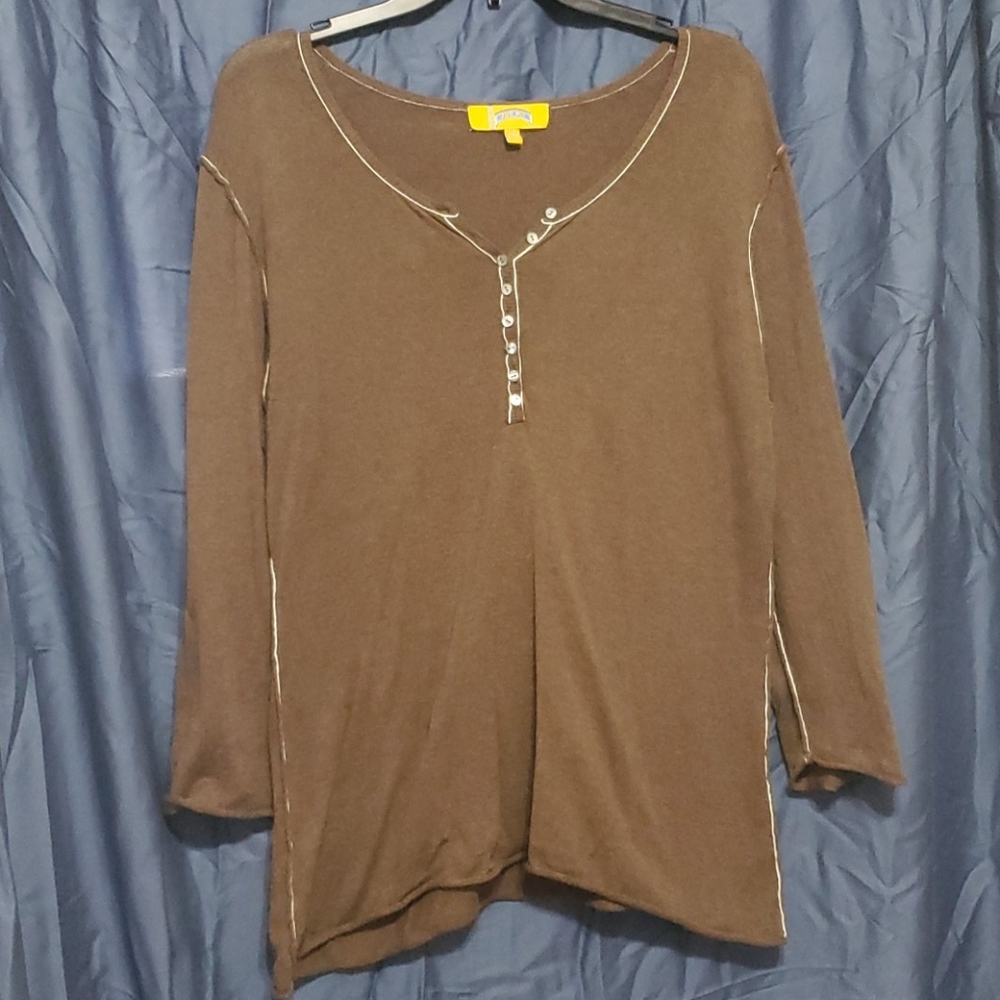 Light weight ladies sweater